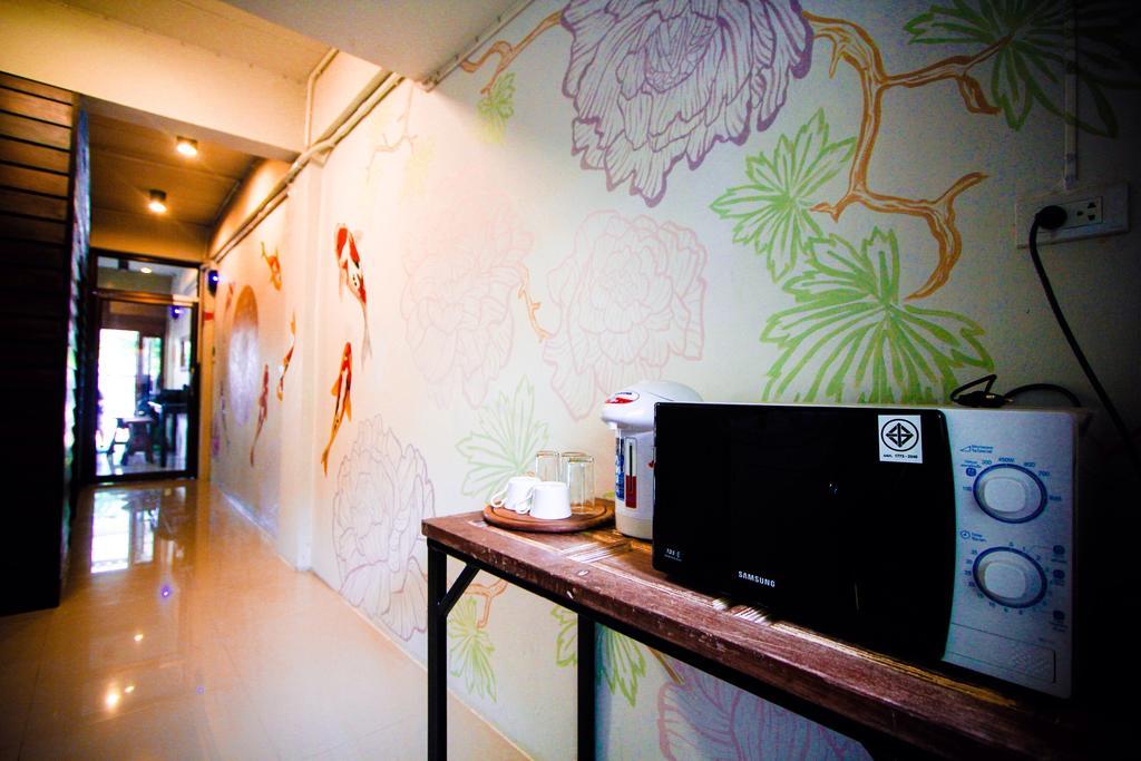 Hug Backpackers Hostel Chiang Mai Bagian luar foto